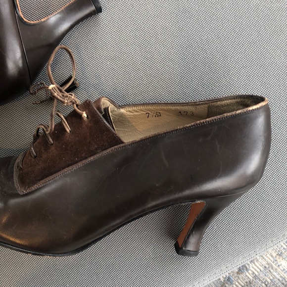 Ferragamo chocolate brown heels with tassels - Picture 5 of 7